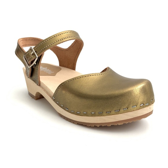 Sandgrens Shoes - Sandgrens Clogs Women’s Size 37 US 6-6.5M Gold-tone Leather Mary Jane Wood Heels